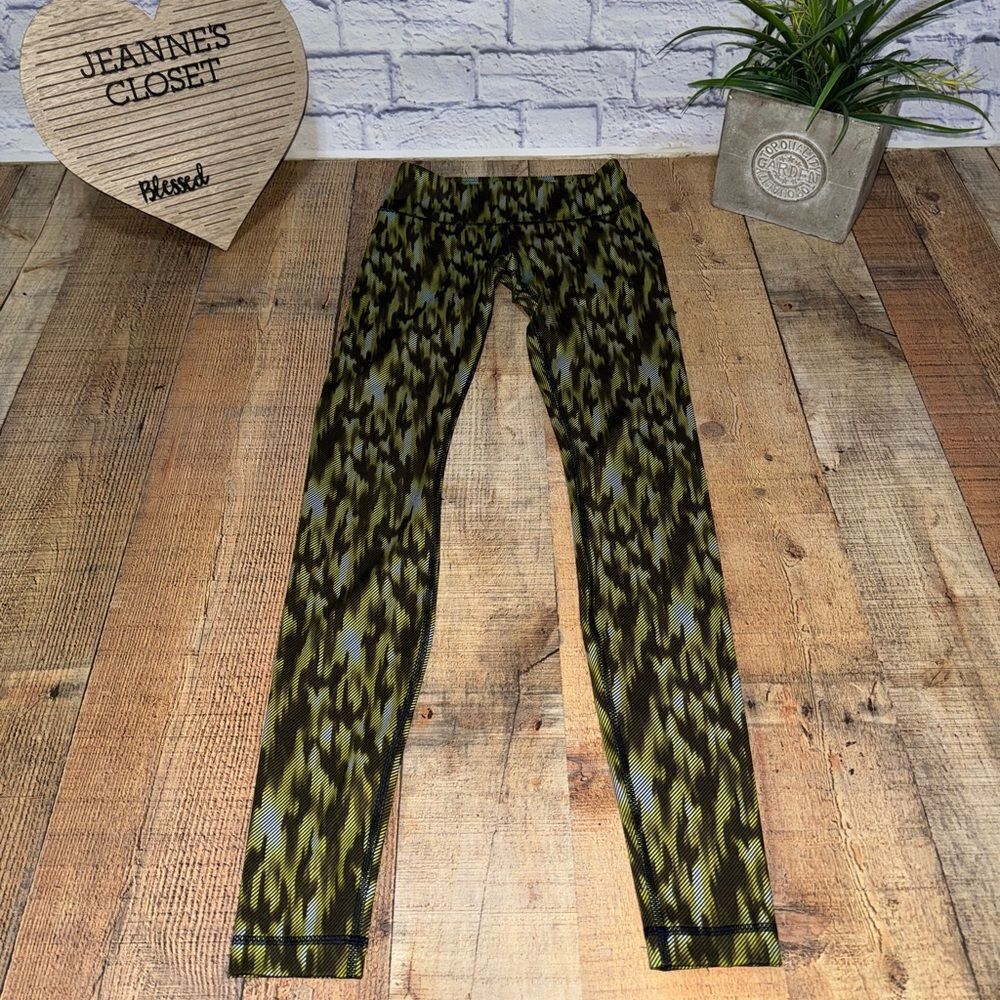 Lululemon Wunder Under Tight 7/8 Camouflage Pear Inkwell Pant Green size 4